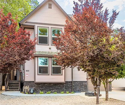 600 Leonard Lane, Sugarloaf, CA 92386