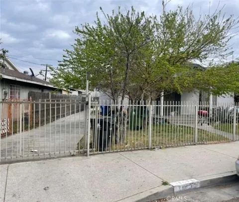 11422 Willowbrook Avenue, Los Angeles, CA 90059