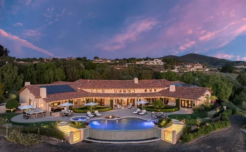 7852 Corte De Luz, San Diego, CA 92127