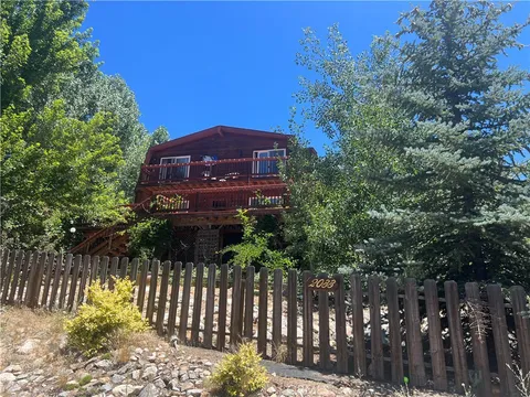 2033 Tulip Place, Pine Mountain Club, CA 93222