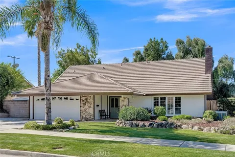 850 Navajo Drive, Riverside, CA 92507