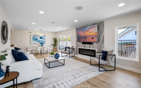 2121 Van Karajan Drive, Rancho Palos Verdes, CA 90275