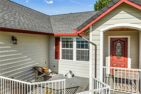 18920 Stonegate Road, Hidden Valley Lake, CA 95467