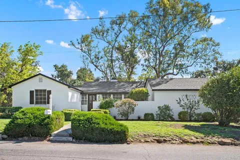 212 Foothill Road, Ojai, CA 93023