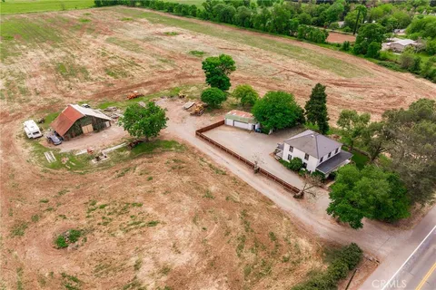 Property image - 9720 Highway 99E, Los Molinos, CA 96055
