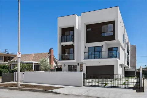 542 N Serrano Avenue, Los Angeles, CA 90004