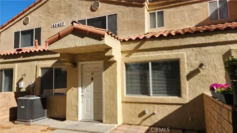 43407 30th St West Unit 3, Lancaster, CA 93536