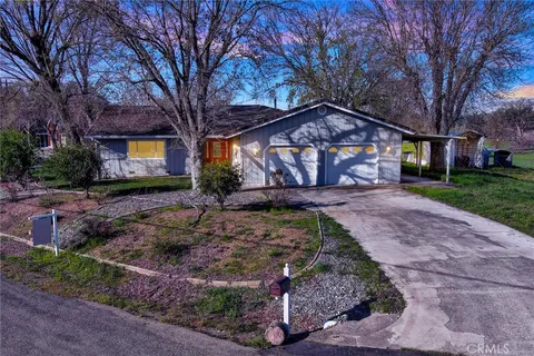 15585 China Rapids Dr, Red Bluff, CA 96080