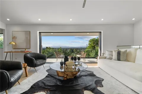 4124 Witzel Drive, Sherman Oaks, CA 91423