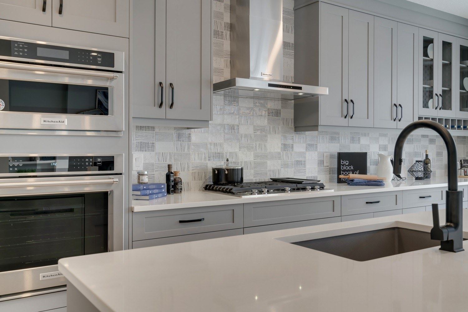 Additional image 22 of Legacy