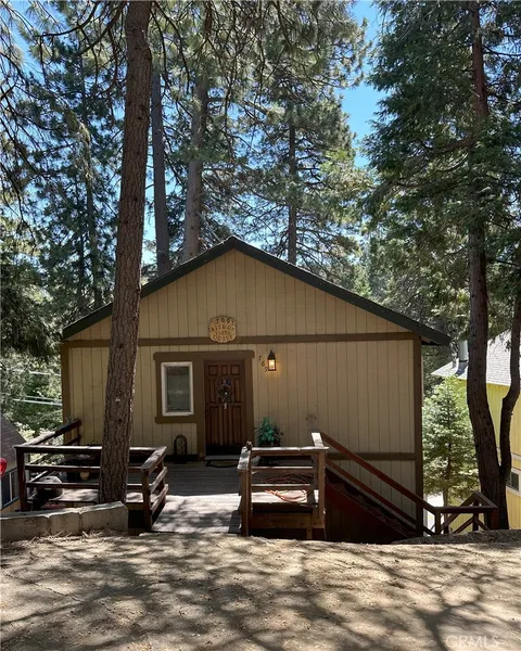 769 Sierra Vista Drive, Twin Peaks, CA 92391