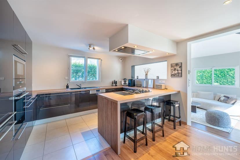 Primary image of Rhone Alps, Haute-Savoie, Chens-sur-Léman, France