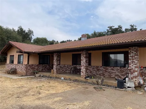 46596 Chuckwagon Rd, Squaw Valley, CA 93675