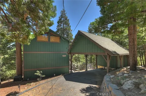 590 Pioneer Road, Lake Arrowhead, CA 92352
