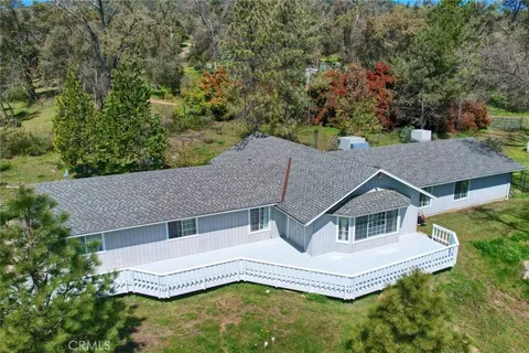 Primary image of 44670 Thunderhead Drive, Ahwahnee, CA 93601