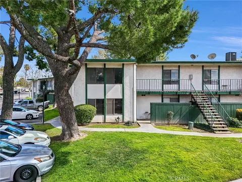 1735 E Washington Street Unit B28, Colton, CA 92324