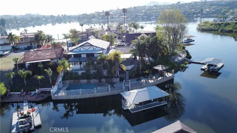 21975 Strawberry Lane, Canyon Lake, CA 92587