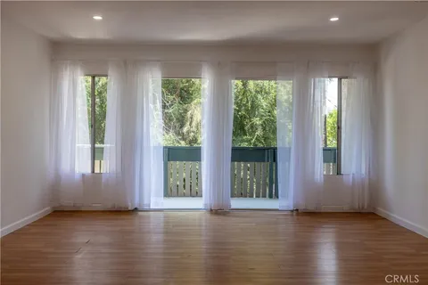 8601 International Avenue Unit 138, Canoga Park, CA 91304