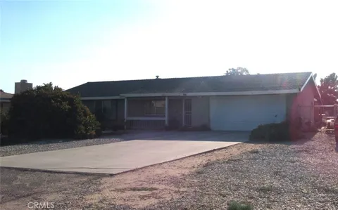 12828 Algonquin Road, Apple Valley, CA 92308