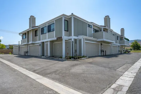 27062 Crossglade Avenue Unit 3, Canyon Country, CA 91351