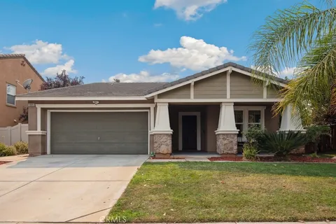 1005 Lillies Way, Beaumont, CA 92223