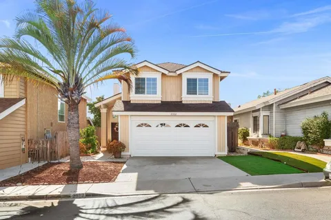 2332 Ravenwood Dr, Lemon Grove, CA 91945