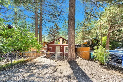 409 Wabash Lane, Sugarloaf, CA 92386