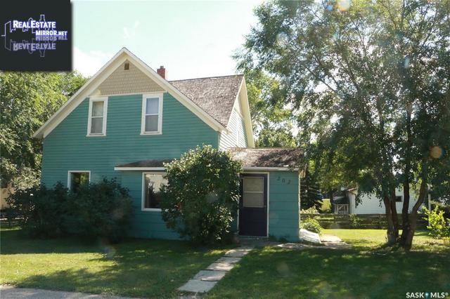 202 Jura Street, Colonsay, Saskatchewan, S0K0Z0, Canada