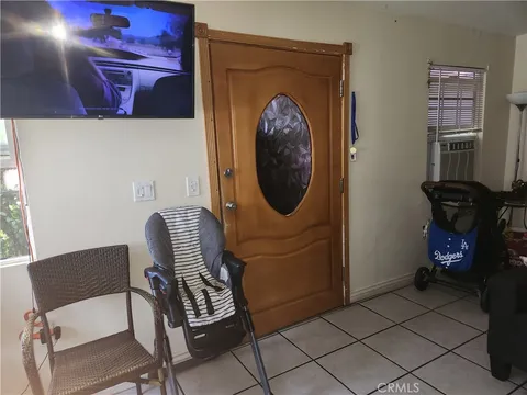 6223 Holmes Avenue, Los Angeles, CA 90001