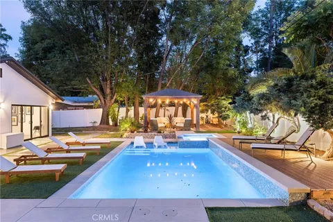 4755 Degovia Avenue, Woodland Hills, CA 91364