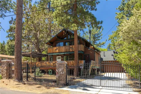 780 San Bernardino Avenue, Sugarloaf, CA 92386