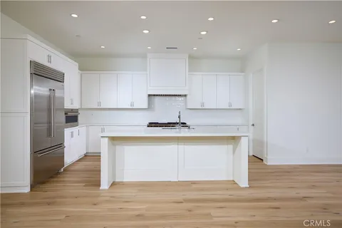 128 Oakstone, Irvine, CA 92618