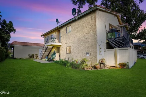 381 W Santa Barbara Street, Santa Paula, CA 93060