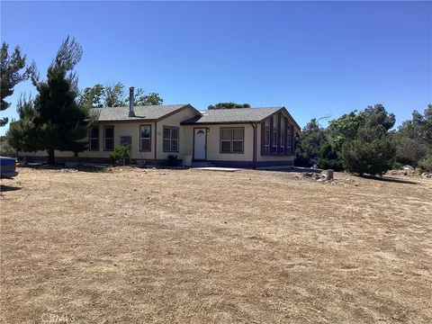8850 Tumbleweed Road, Phelan, CA 92371