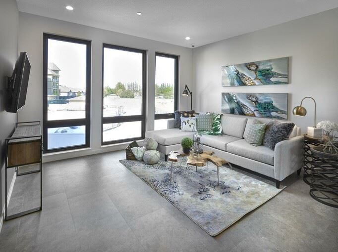 Additional image 17 of Pivot