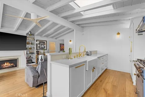 1617 Raymond Avenue, Hermosa Beach, CA 90254