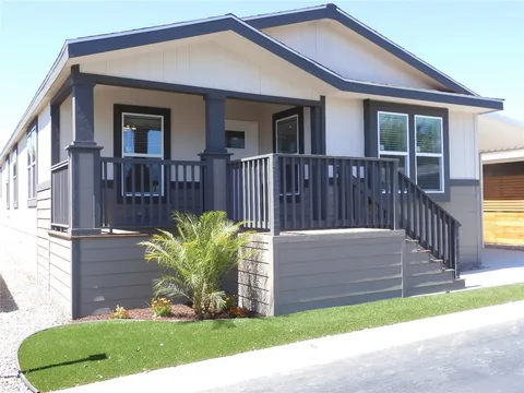 24921 Muirlands Boulevard Unit 6, Lake Forest, CA 92630