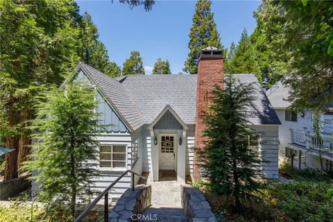 237 Corona Circle, Lake Arrowhead, CA 92352