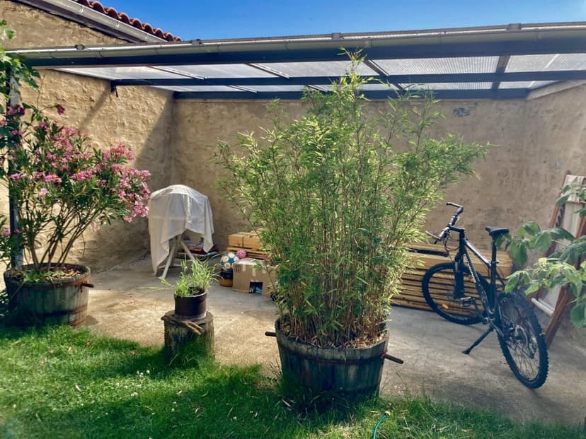 Additional image 3 of Auvergne, Puy-de-Dôme, Plauzat, France