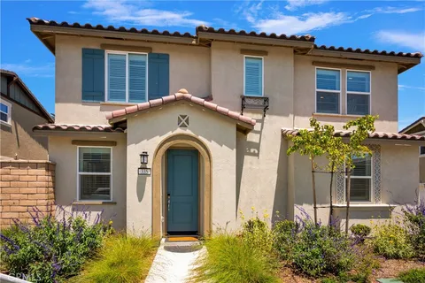335 Fuerte Dr, Santa Paula, CA 93060