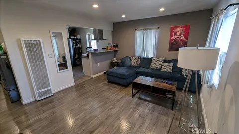 417 E El Segundo Boulevard, Los Angeles, CA 90061