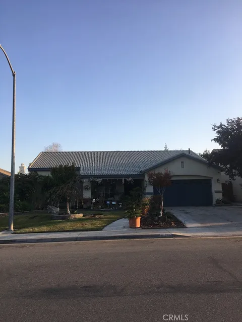 8423 Northshore Drive, Bakersfield, CA 93312