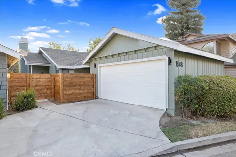 1848 E Babcock Ave, Visalia, CA 93292