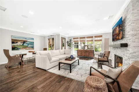 8246 Noelle Dr, Huntington Beach, CA 92646