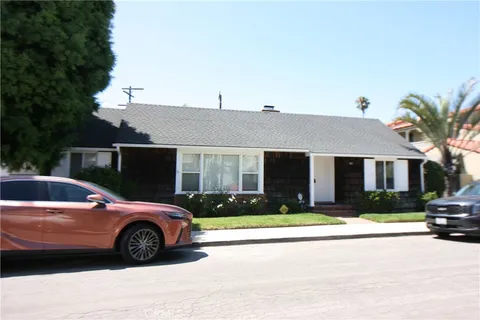 21 Sicilian Walk, Long Beach, CA 90803