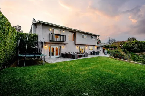 8407 Skyline Drive, Los Angeles, CA 90046