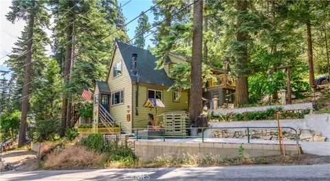 893 Arrowhead Villa Road, Lake Arrowhead, CA 92352