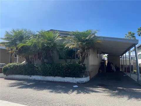 6301 Warner Avenue Unit 4, Huntington Beach, CA 92647