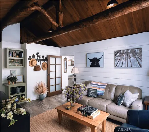 926 Kuffel Canyon Road, Lake Arrowhead, CA 92385