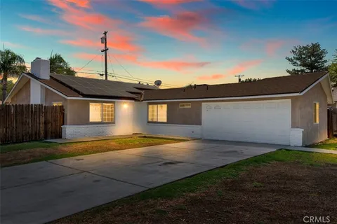 18 N Mcdonald Way, Bakersfield, CA 93309